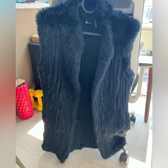 Love Token Navy Fur Vest Size XS - Picture 8 of 11
